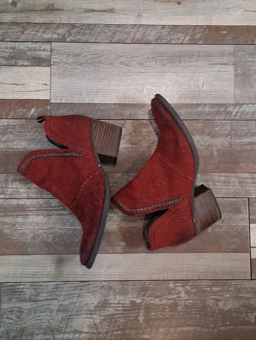 OTBT Venture Women's Red Western Textuted Rustic Ankle Booties Size 9.5